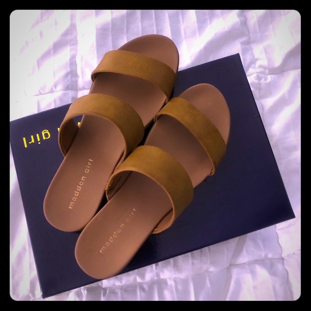 Madden girl slide on sandals